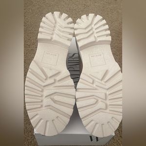 New never worn my feet it’s too wide.